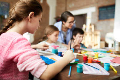 Group Homes for Troubled Girls Similar to that of other residential treatment programs for troubled youth, group homes provide a structured therapeutic environment to behaviorally treat girls who act out in self-defeating behaviors
